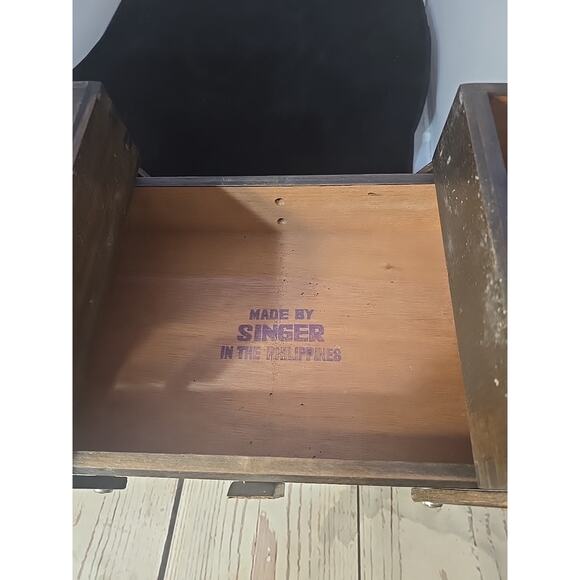 Vintage SINGER Accordion Fold Out 3 Tier Wooden Sewing Box - Picture 3 of 6